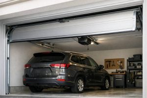 Guía de compra de puertas de garaje automáticas: tipos, precios y qué revisar antes de instalar