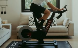 Por qué el ciclismo indoor gana espacio en los hogares todo el año